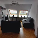 Fozaneldi Oviedo. Centrico, Accesible Desde Autovia Y Con Parking