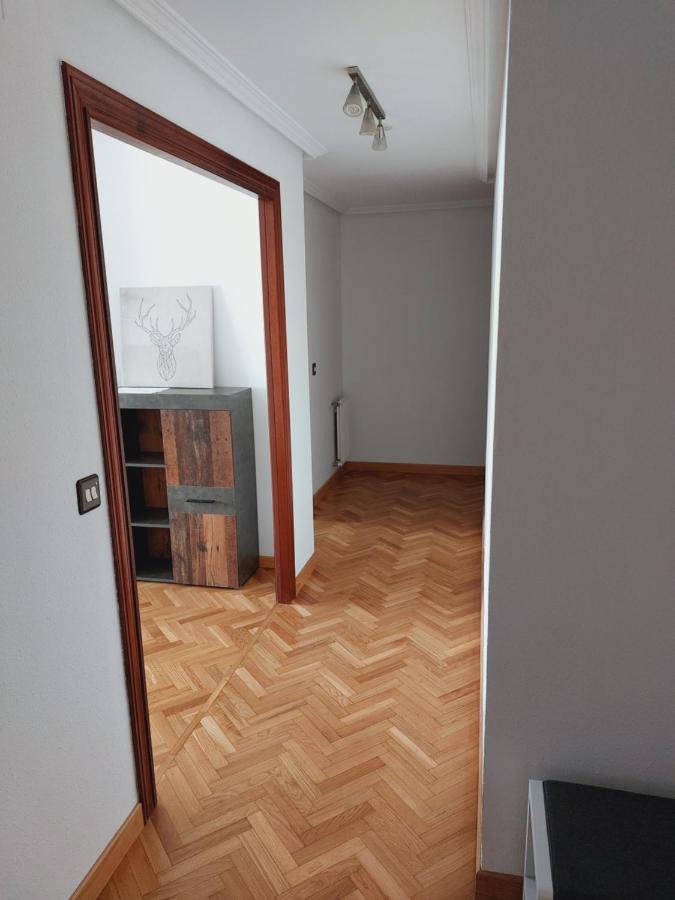 Apartamento Fozaneldi Oviedo. Céntrico, Accesible Desde Autovía Y Con Parking